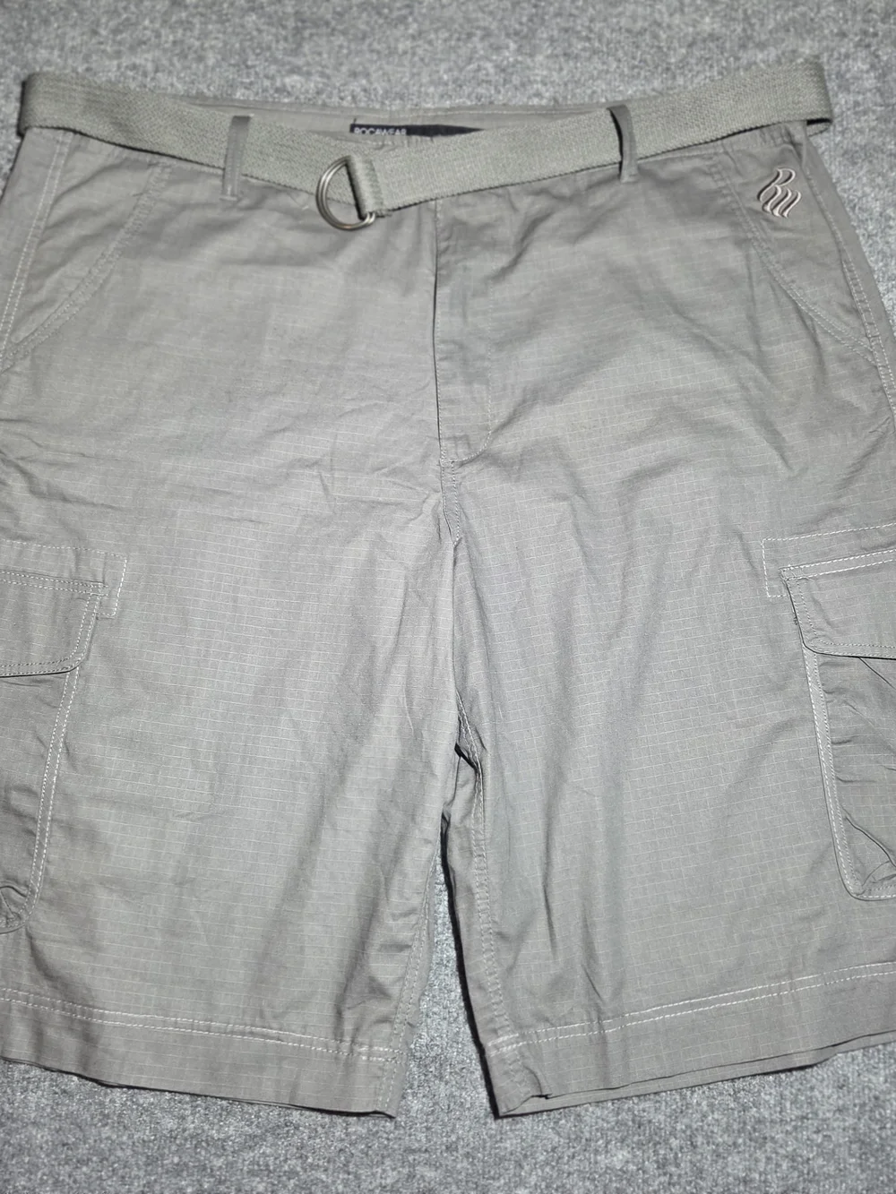 Rocawear Men's Size 48 Gray Ripstop Belted Cargo Shorts Y2K Streetwear
